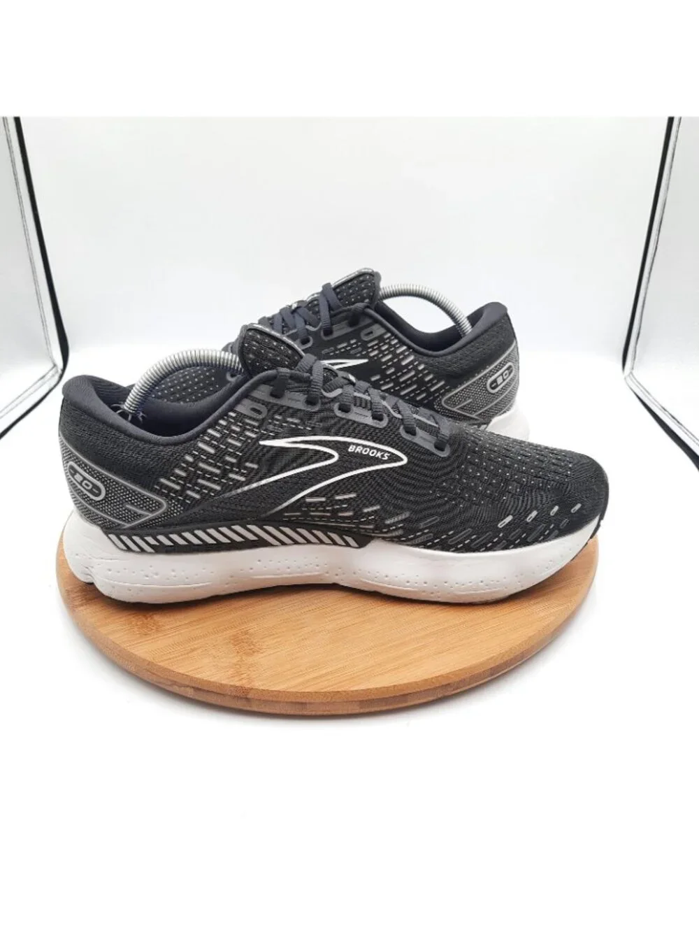 Brooks Glycerine GTS 20 Womens Size 11.5 Wide Shoes Black White Running Sneakers